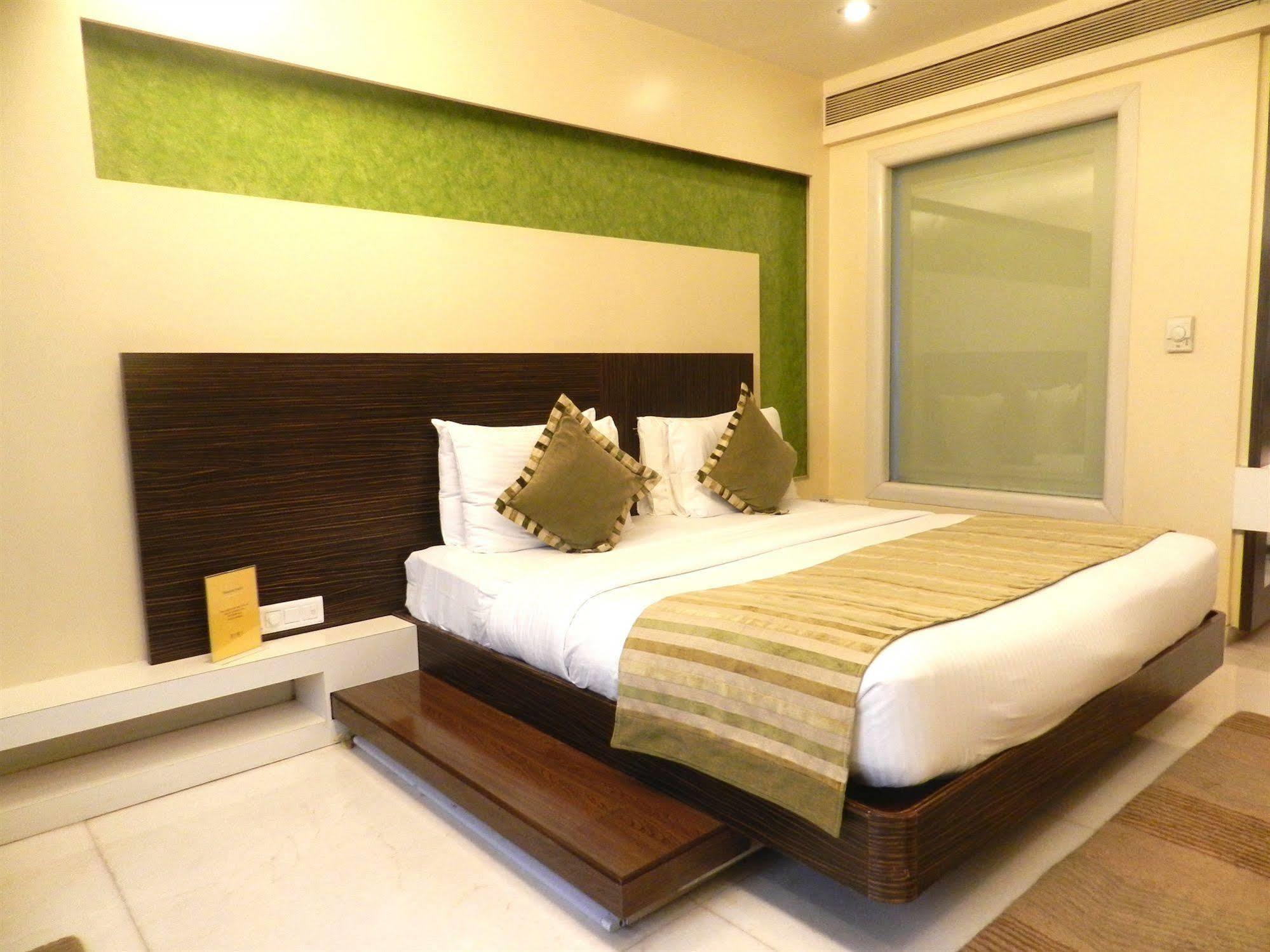 Hotel Bawa Suites Mumbai Exterior foto